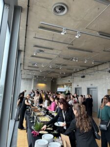 Catering biznesowy Warszawa - dostosowane menu na spotkania firmowe